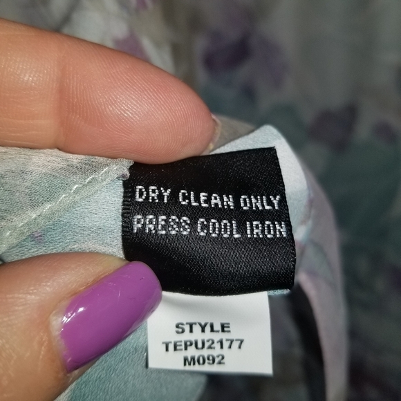 Linda Allard for Ellen Tracy silk flloral top - Picture 8 of 13